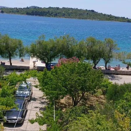 Apartmán Modern Beachfront Near Ibenik - Classic With Balcony And Sea View *