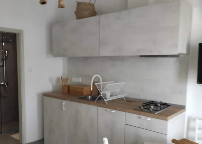 Apartment Modern Beachfront Near Ibenik - Classic With Balcony And Sea View Srima