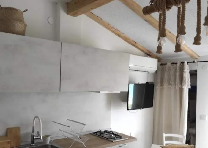 Apartment Modern Beachfront Near Ibenik - Classic With Balcony And Sea View