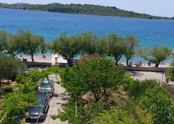 Apartment Modern Beachfront Near Ibenik - Classic With Balcony And Sea View *